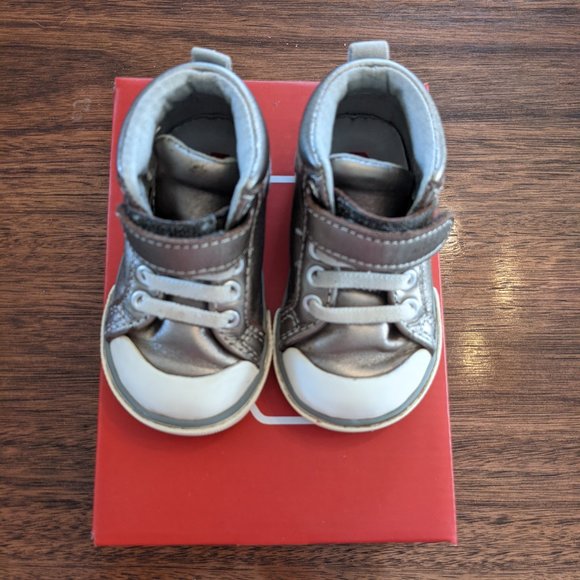 See Kai Run Peyton High Tops - Size 4 - Picture 3 of 6